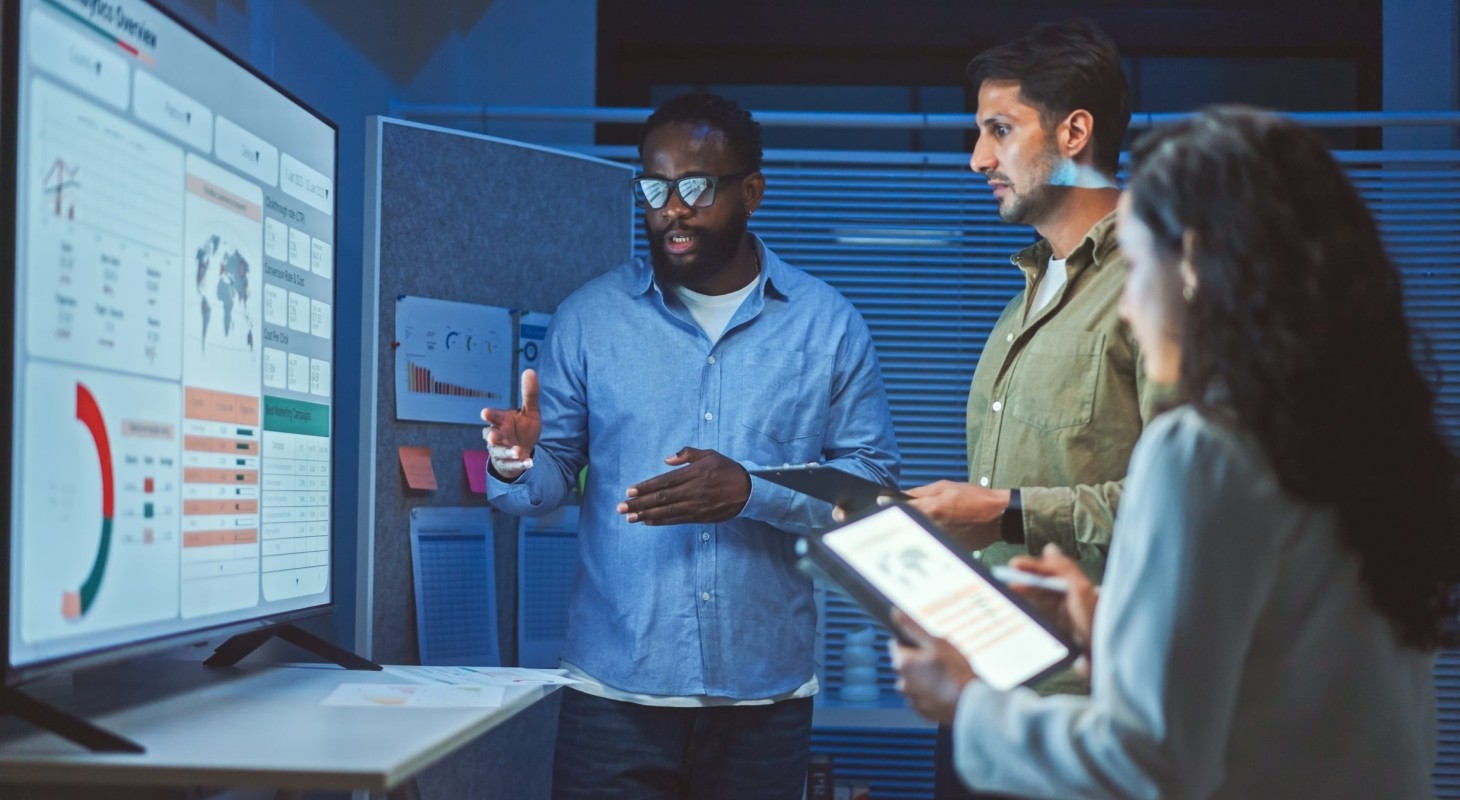 data analytics team meeting at night