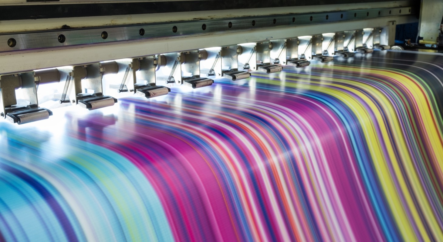 Large inkjet printer working multicolor on vinyl banner