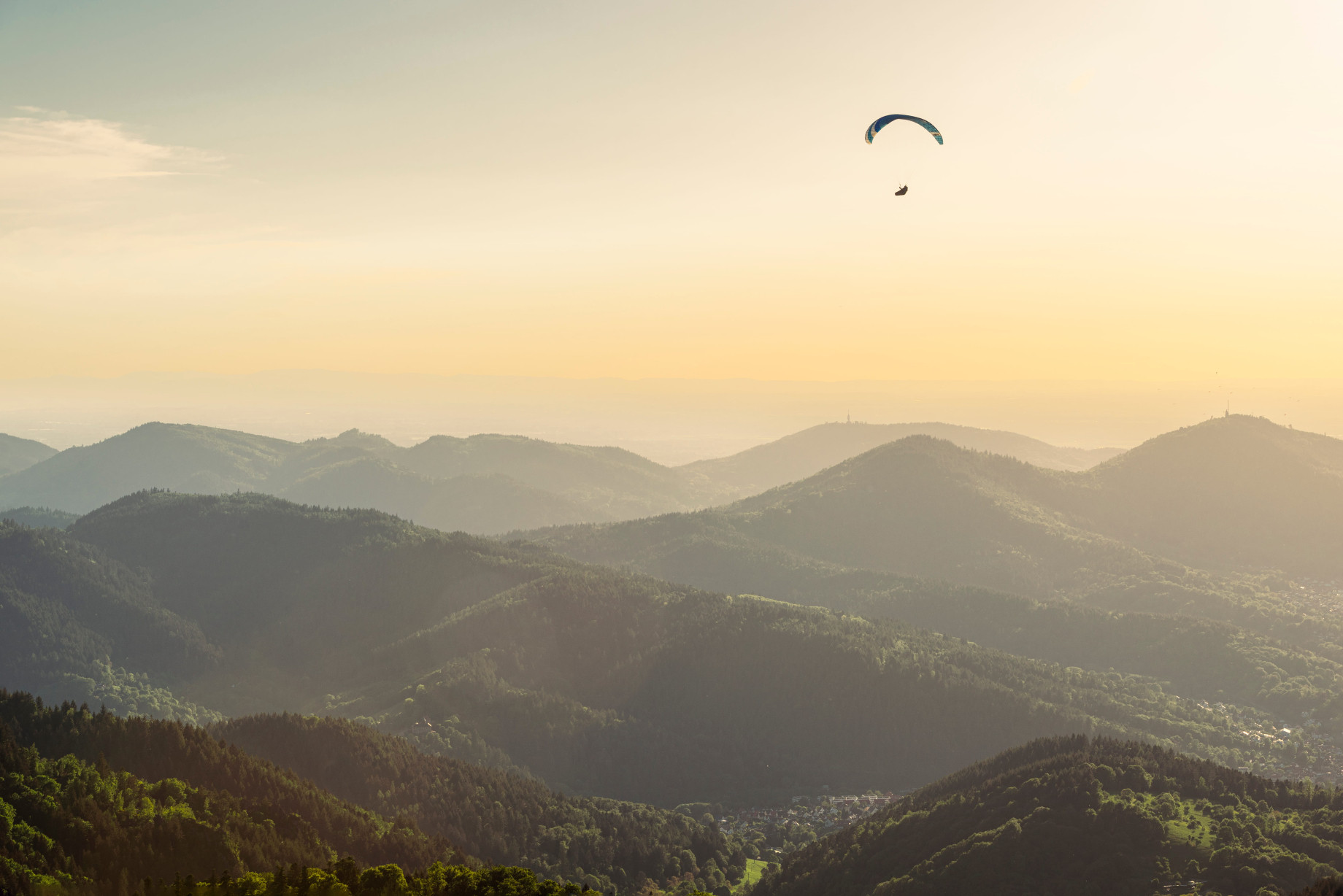 paragliders at the devils mill